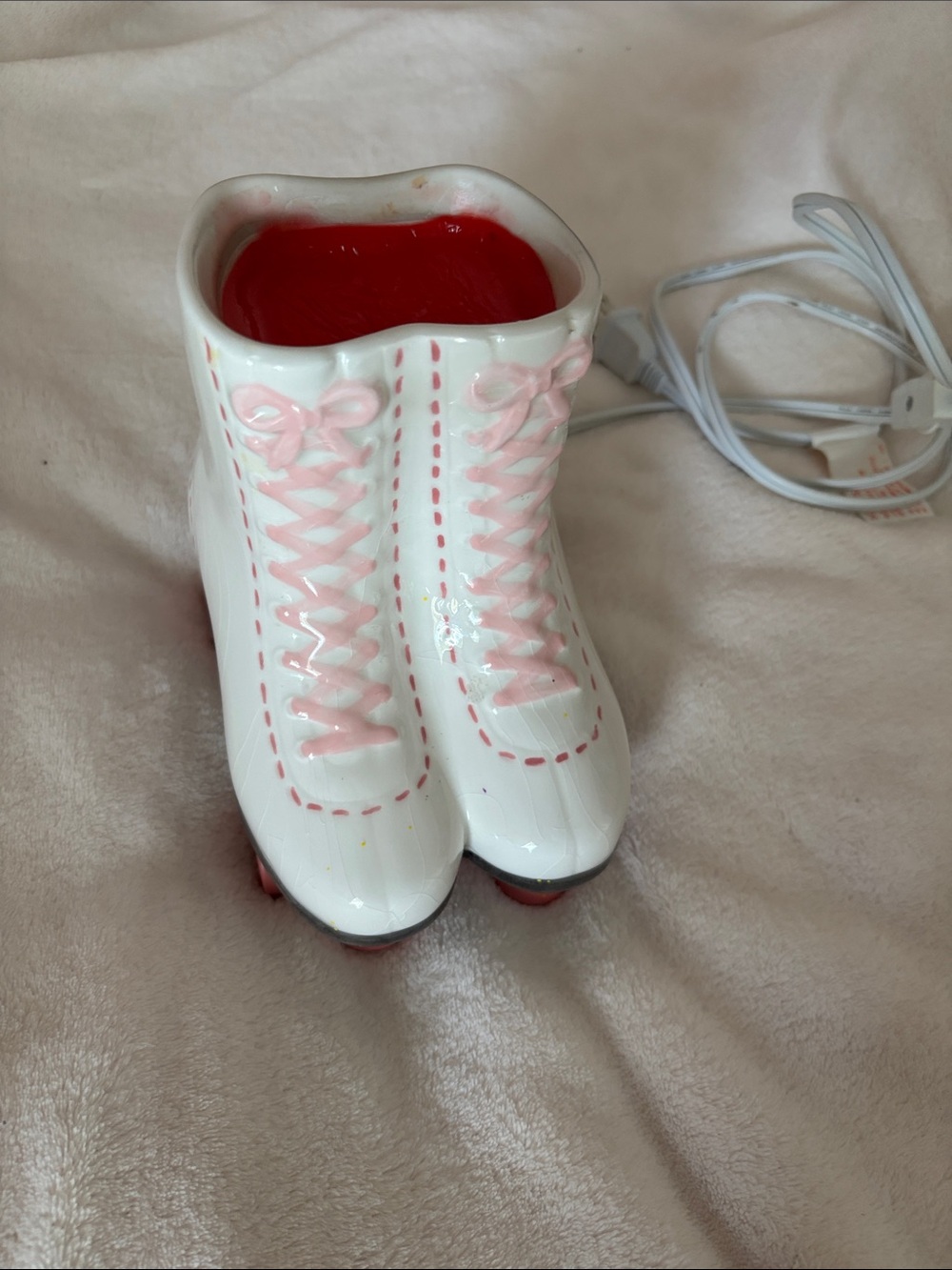 Scentsy White Ceramic Roller Skate Wax Warmer with Pink Accents